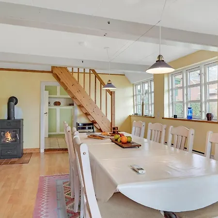 Holiday home 3 Bedroom Awesome In Tranekaer Osterhuse
