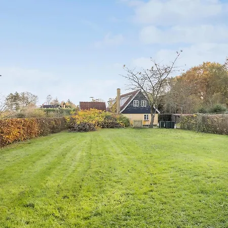 3 Bedroom Awesome In Tranekaer Osterhuse