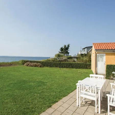 Three-bedroom Holiday In Tranekar *
